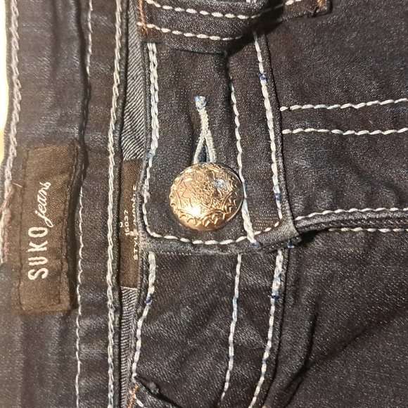 Ladies Suko Dark denim boot cut 👖 jeweled Pockets on the front & Back size 6 - Picture 3 of 7